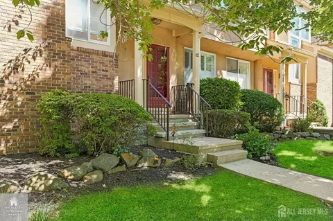 112 Kingsland Cir, South Brunswick, NJ 08852