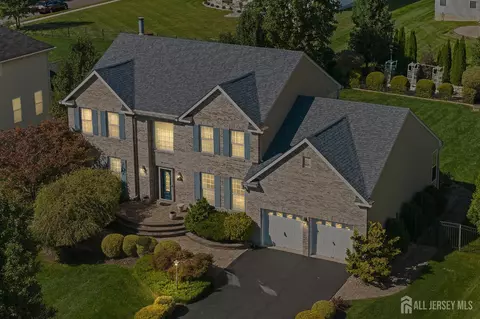 20 Mitchell Dr, Monroe, NJ 08831
