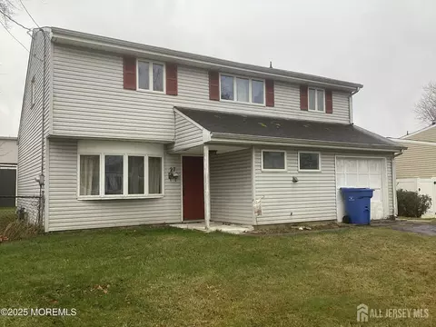 27 Mabaline Rd, Old Bridge, NJ 08857