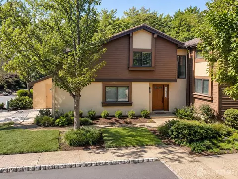 251 Sayre Dr, Princeton, NJ 08540