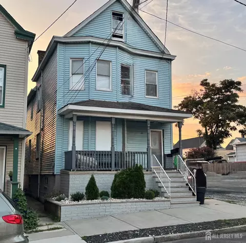 686 Charles St, Perth Amboy, NJ 08862