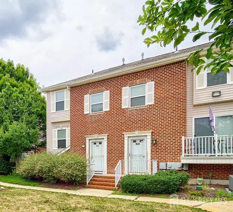 518 Great Beds Ct, Perth Amboy, NJ 08861
