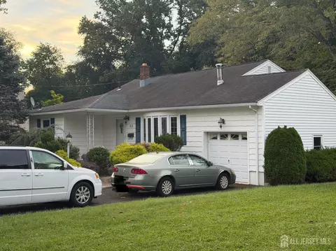 38 Sherwood Ave, East Brunswick, NJ 08816