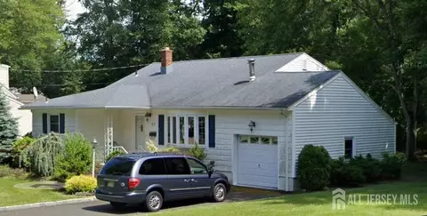 38 Sherwood Ave, East Brunswick, NJ 08816