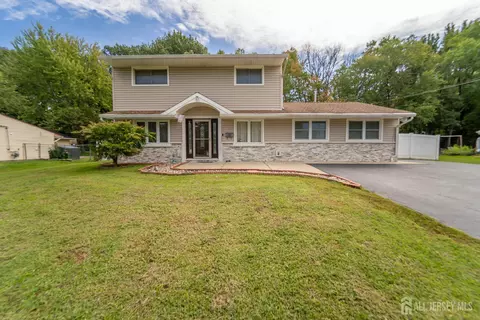 80 Stillwell Rd, South Brunswick, NJ 08824