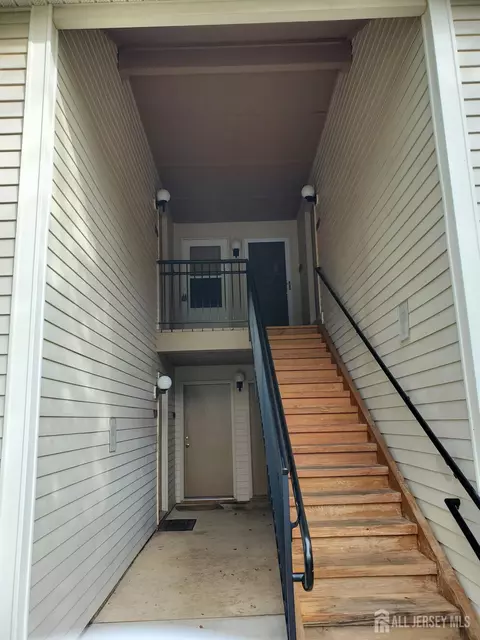2112 Aspen Dr, Plainsboro, NJ 08536