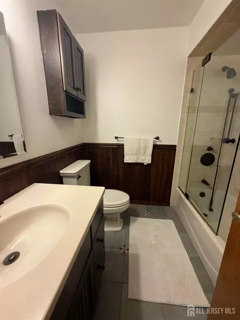 Bath - 8 Teaberry Dr, Edison, NJ 08820 photo 2 of 2