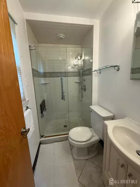 Bath - 8 Teaberry Dr, Edison, NJ 08820 photo 1 of 2