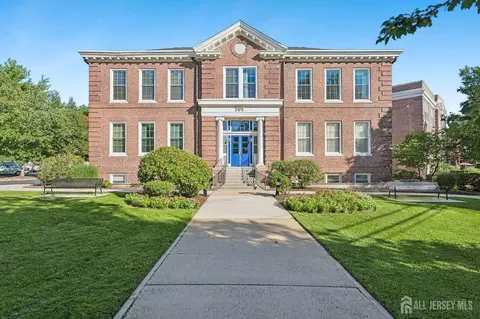201 S 2nd Ave #26, Highland Park, NJ 08904