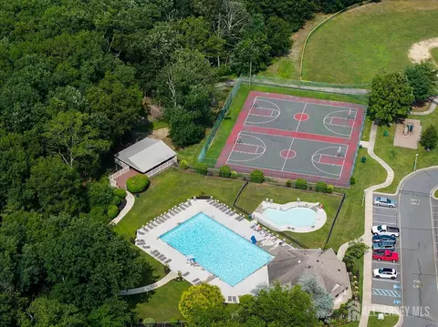 Exterior - 607 Bluebell Dr, Jackson, NJ 08527 photo 8 of 9