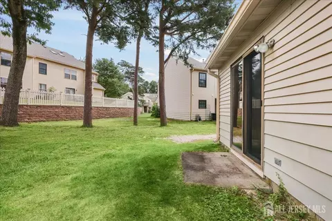 Exterior - 607 Bluebell Dr, Jackson, NJ 08527 photo 6 of 9