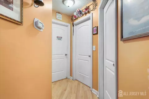 Entry Way - 607 Bluebell Dr, Jackson, NJ 08527 photo 4 of 4