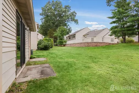Exterior - 607 Bluebell Dr, Jackson, NJ 08527 photo 4 of 9