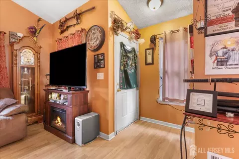 Entry Way - 607 Bluebell Dr, Jackson, NJ 08527 photo 1 of 4