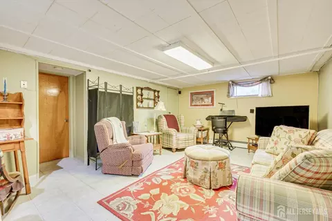 Living - 669 Old Post Rd, Edison, NJ 08817 photo 6 of 8