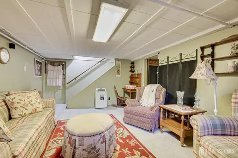 Living - 669 Old Post Rd, Edison, NJ 08817 photo 8 of 8