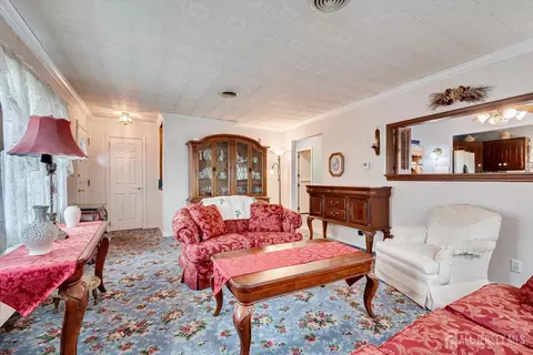 Living - 669 Old Post Rd, Edison, NJ 08817 photo 5 of 8