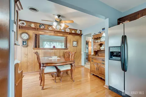 Dining - 669 Old Post Rd, Edison, NJ 08817 photo 2 of 3