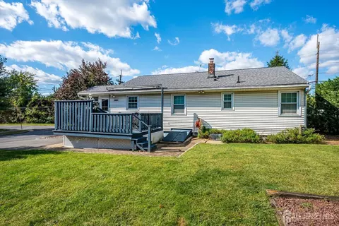 Exterior - 669 Old Post Rd, Edison, NJ 08817 photo 6 of 8