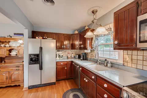 Kitchen - 669 Old Post Rd, Edison, NJ 08817 photo 3 of 3