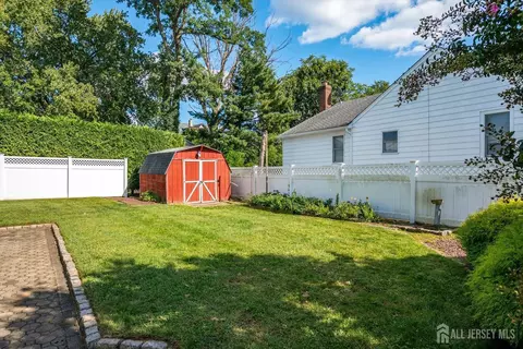 Exterior - 669 Old Post Rd, Edison, NJ 08817 photo 8 of 8
