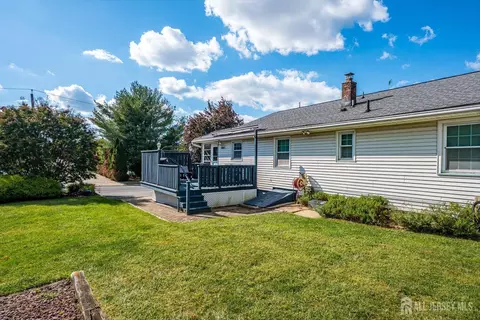 Exterior - 669 Old Post Rd, Edison, NJ 08817 photo 7 of 8