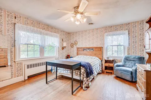 Bedroom - 669 Old Post Rd, Edison, NJ 08817 photo 2 of 7