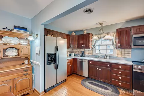 Kitchen - 669 Old Post Rd, Edison, NJ 08817 photo 1 of 3