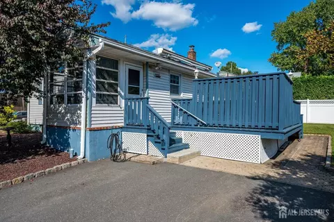 Exterior - 669 Old Post Rd, Edison, NJ 08817 photo 3 of 8