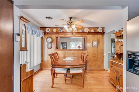 Dining - 669 Old Post Rd, Edison, NJ 08817 photo 1 of 3