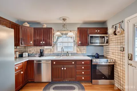 Kitchen - 669 Old Post Rd, Edison, NJ 08817 photo 2 of 3