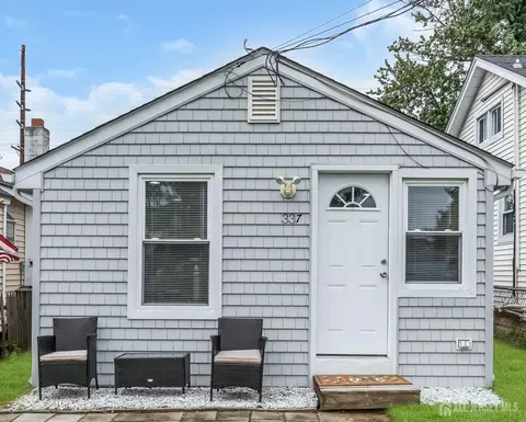 337 Shoreland Cir, South Amboy, NJ 08879