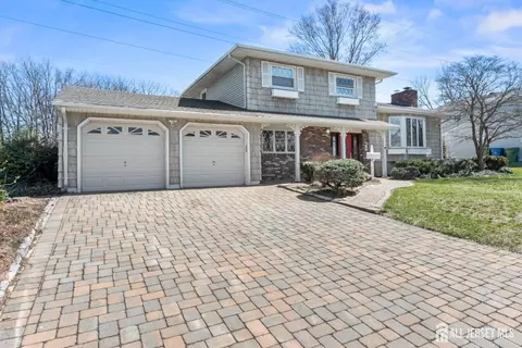 16 Wilmot Rd, Sayreville, NJ 08872