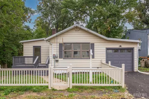 278 Outlook Blvd, Keyport, NJ 07735
