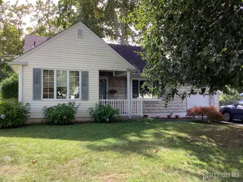 499 Old Stage Rd, Spotswood, NJ 08884