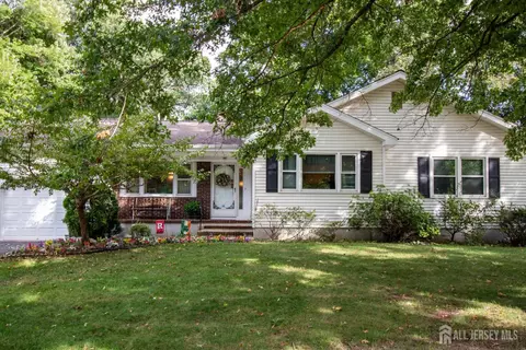 221 Brook Dr, Milltown, NJ 08850