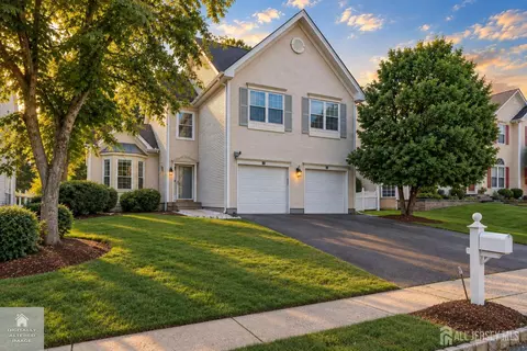 48 Plantation Rd, Whitehouse Station, NJ 08889