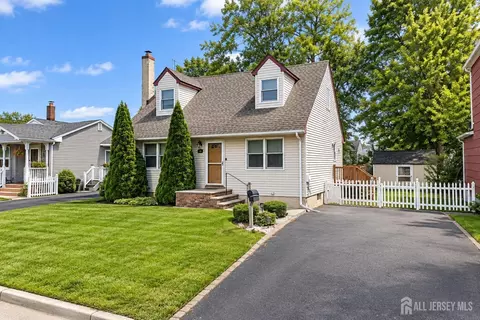 129 S 20th Ave, Manville, NJ 08835