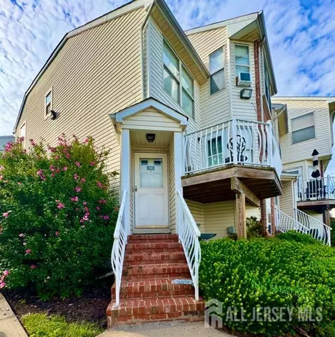 716 Harbortown Blvd, Perth Amboy, NJ 08861