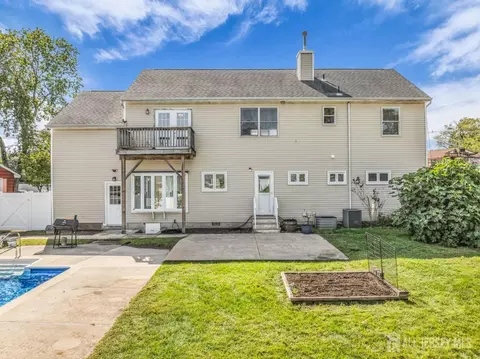 Exterior - 6 Middlesex Rd, Matawan, NJ 07747 photo 3 of 8