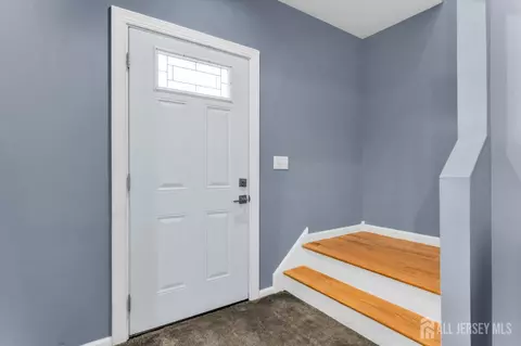 Entry Way - 6 Middlesex Rd, Matawan, NJ 07747 photo 2 of 3