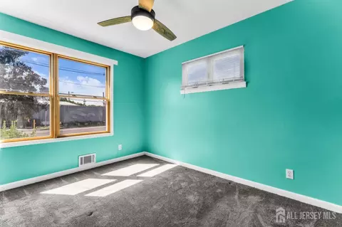 Bedroom - 6 Middlesex Rd, Matawan, NJ 07747 photo 2 of 4