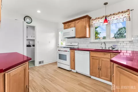 Kitchen - 6 Middlesex Rd, Matawan, NJ 07747 photo 1 of 3