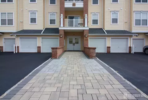 2202 Avery Ct, Somerset, NJ 08873