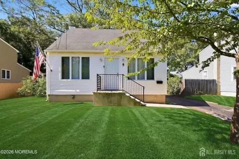 5 Rose Ter, Keansburg, NJ 07734