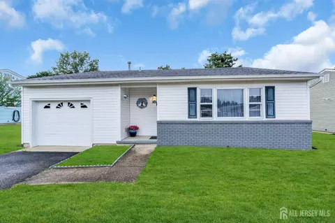 214 Westbrook Dr, Berkeley, NJ 08757