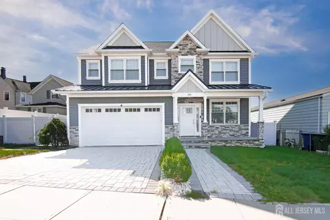 148 Mccutcheon Ave, Sayreville, NJ 08872