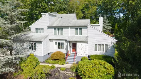 314 Sweetmans Ln, Millstone, NJ 08535