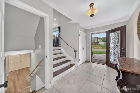 Entry Way - 9 Nightingale St, Edison, NJ 08820 photo 2 of 4