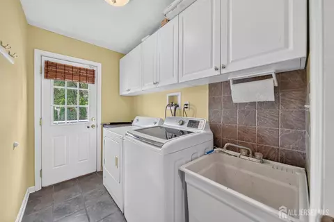 Other - 9 Nightingale St, Edison, NJ 08820 photo 5 of 9
